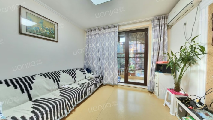 阳光公园1号二手房实景图