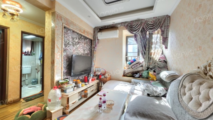 临江苑西区二手房实景图