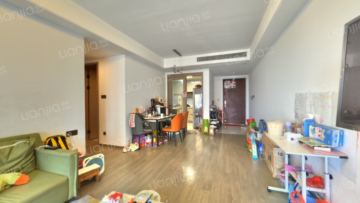 中建旭辉江上雅苑二手房实景图