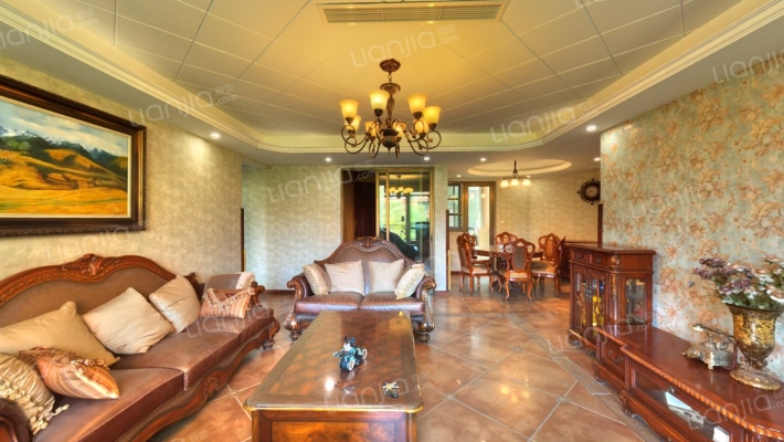 东骏湖景湾二手房实景图