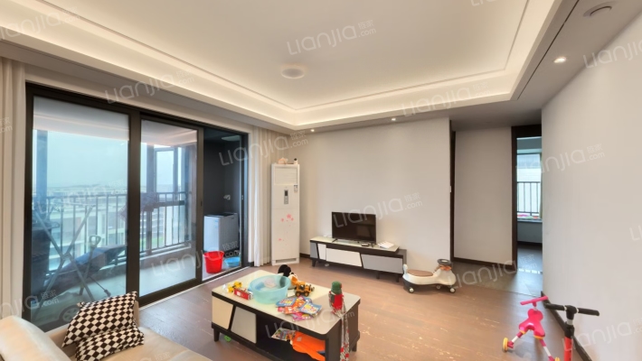 万科招商理想城学府二手房实景图