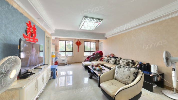 保利罗兰香谷二手房实景图