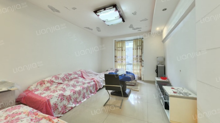 岷江河畔二手房实景图