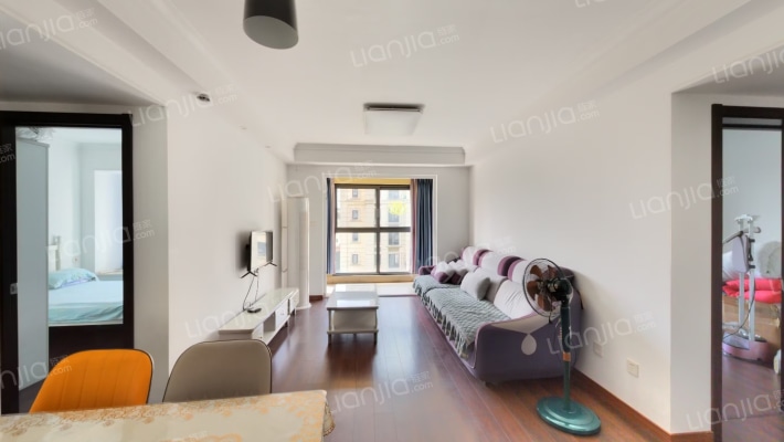 万科五龙山翡翠郡二手房实景图