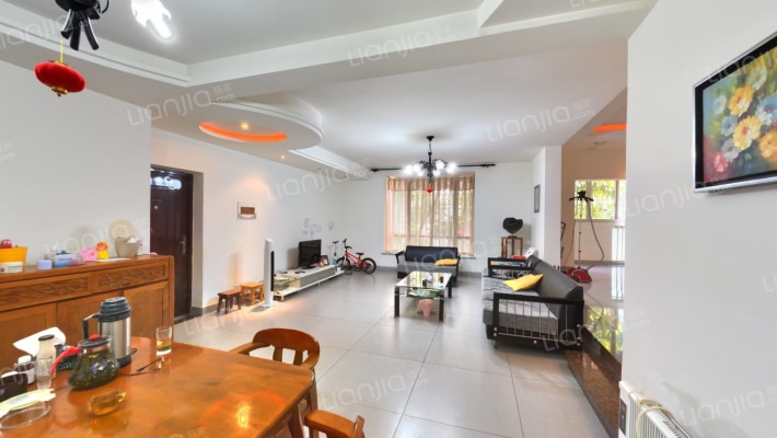 春晓华庭二手房实景图