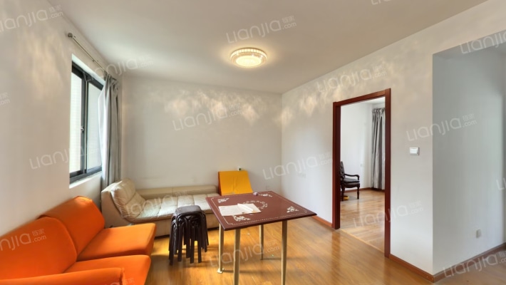 鸿港华庭二手房实景图