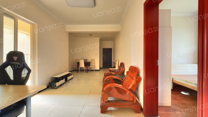 蓝润华府春天二手房实景图