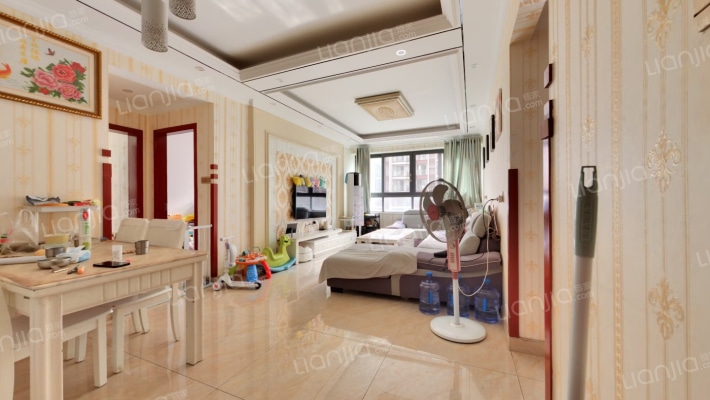 邦泰华府公馆二手房实景图