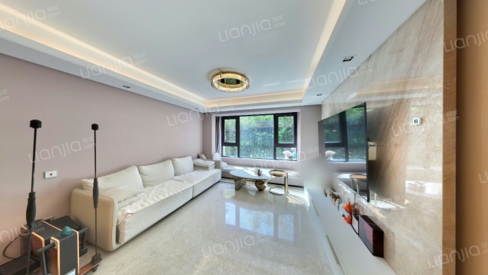 翡翠公园四期二手房实景图