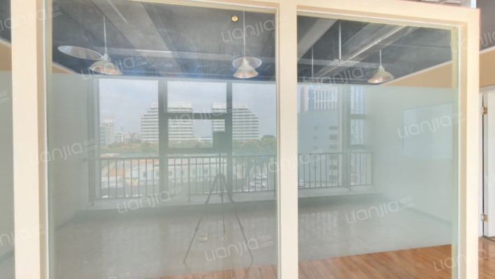 东合发展中心二手房实景图