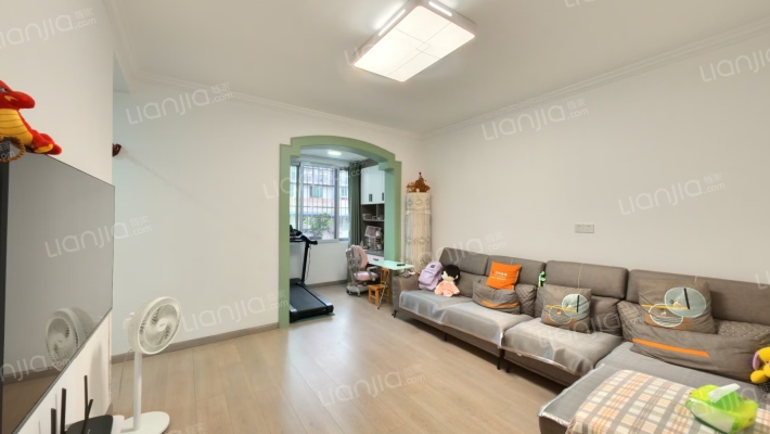 贝森宜苑二手房实景图