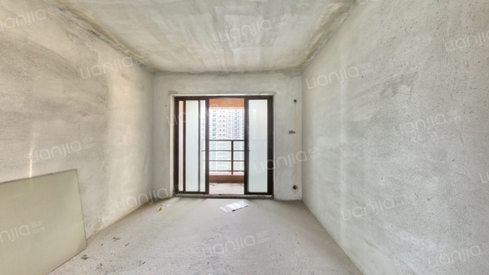 鸿晖依岸康堤二手房实景图