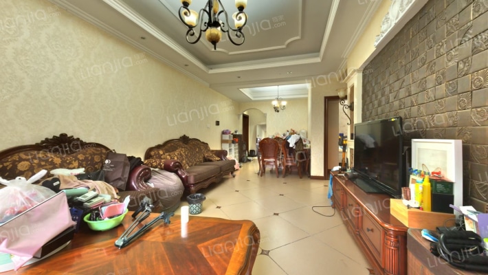 保利金香槟二手房实景图