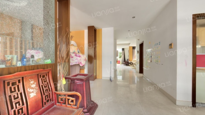 沛绿园水岸别墅二手房实景图