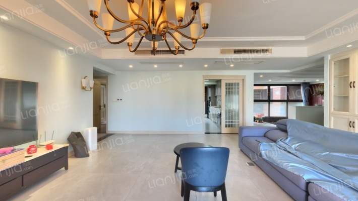 中德英伦联邦C区二手房实景图