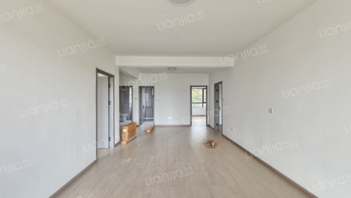 滨水华庭二手房实景图