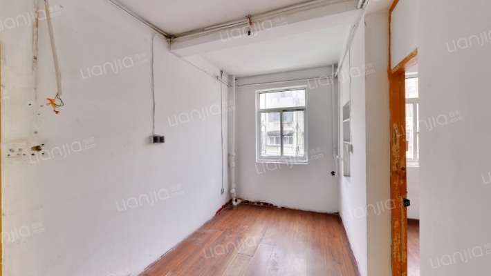 勤益里二手房实景图