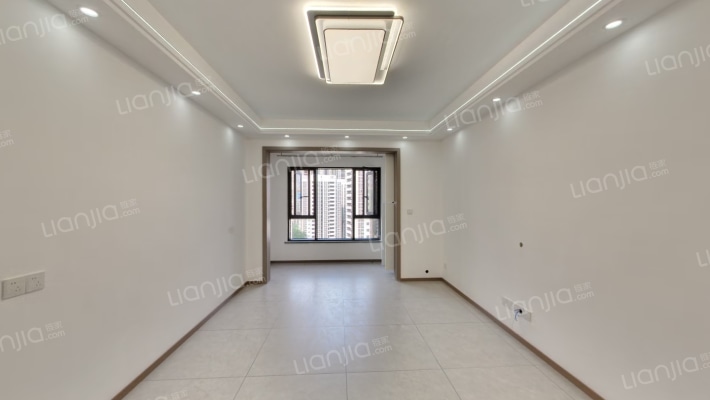 绿地海外滩摩尔公馆二手房实景图