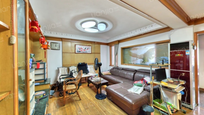 宝泰花苑二手房实景图