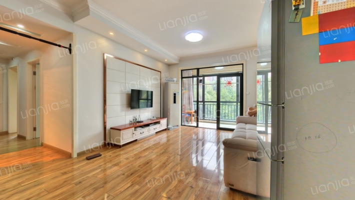 金沙柏林郡二手房实景图