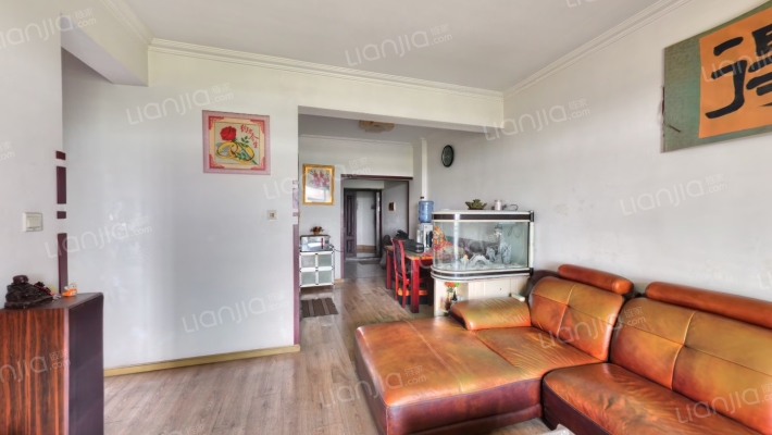 蛟龙银座二手房实景图