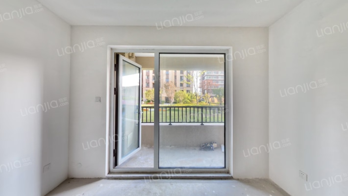 中铁世博城逸海南区二手房实景图