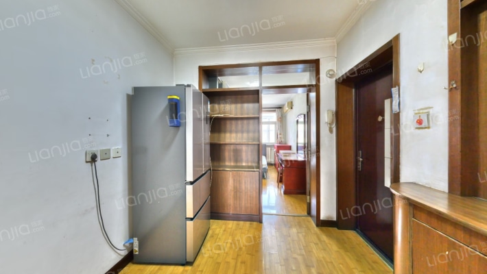 护国寺18号院二手房实景图