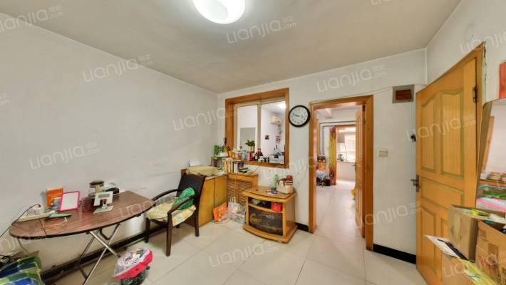 伞塔路体校家属院二手房实景图