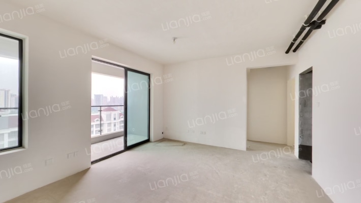 中建凤凰湖畔二手房实景图