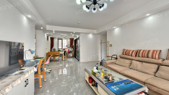 金色蓝庭东区二手房实景图