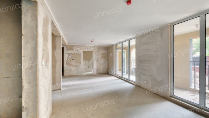 青特小镇公园里二手房实景图