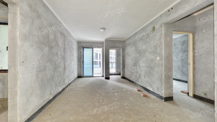 荣安林语春风A区二手房实景图