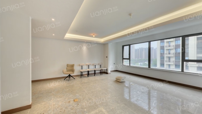 绿地新里奥赛公馆二手房实景图