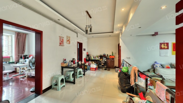 名丽苑二手房实景图