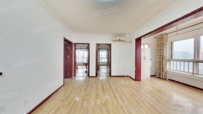 学院国际二手房实景图