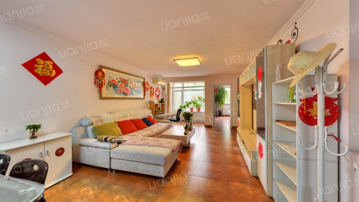 龙锦苑东三区二手房实景图