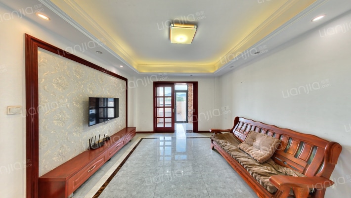 新隆华府东区二手房实景图