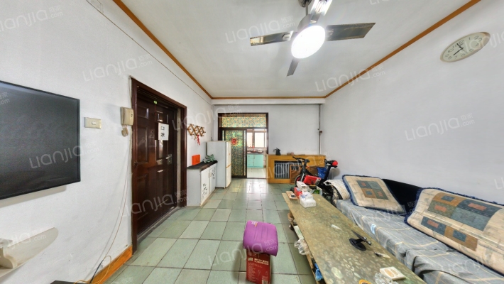 城堡酒店住宅小区二手房实景图