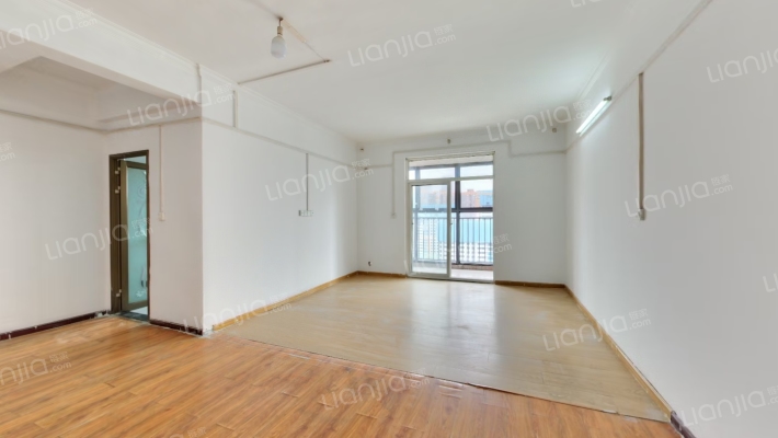 龙阳南苑二手房实景图