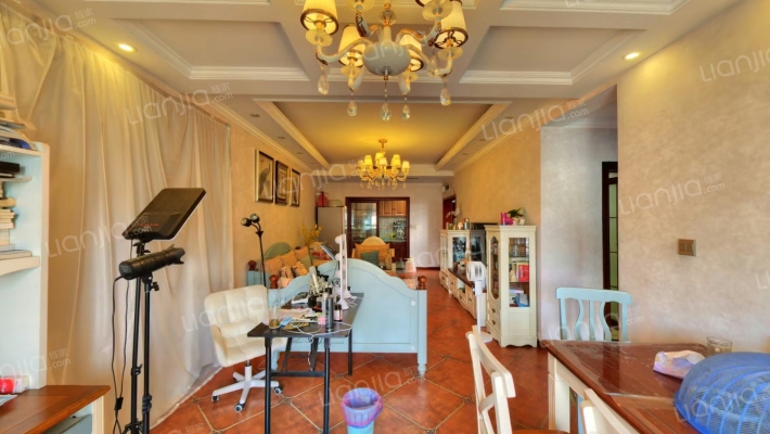 凤凰湾驭城二手房实景图