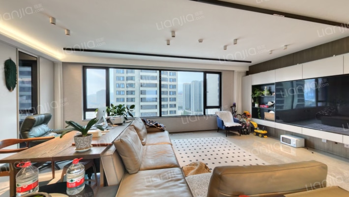 崂山金茂府东区二手房实景图