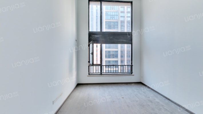 中骏六号街区二手房实景图