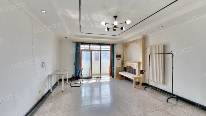 温泉花园A区二手房实景图