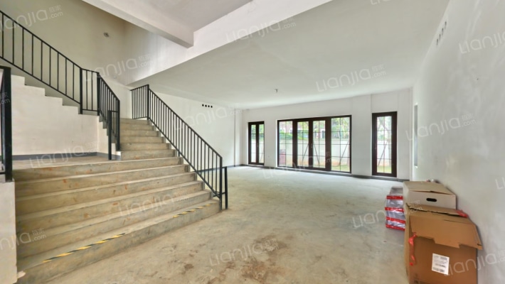 牧马山牧山湖蔚蓝卡地亚二手房实景图