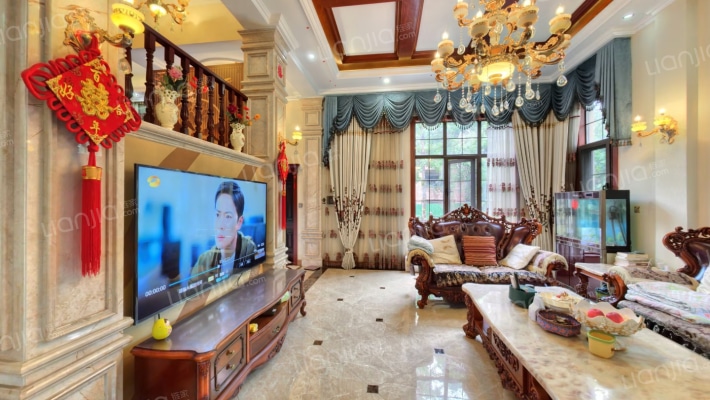 半山卫城朴墅二手房实景图