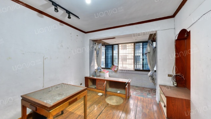 新都花园二手房实景图