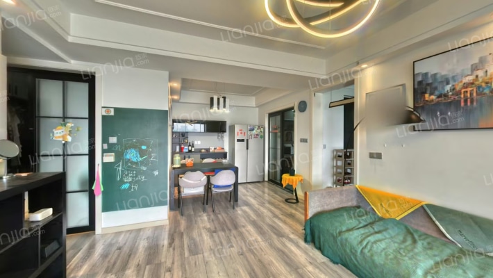 世方水岸二手房实景图