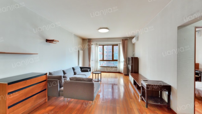 蓝堡国际公寓二手房实景图