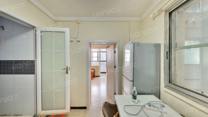 向军南里二手房实景图