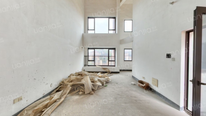 两江春城春麓苑二手房实景图